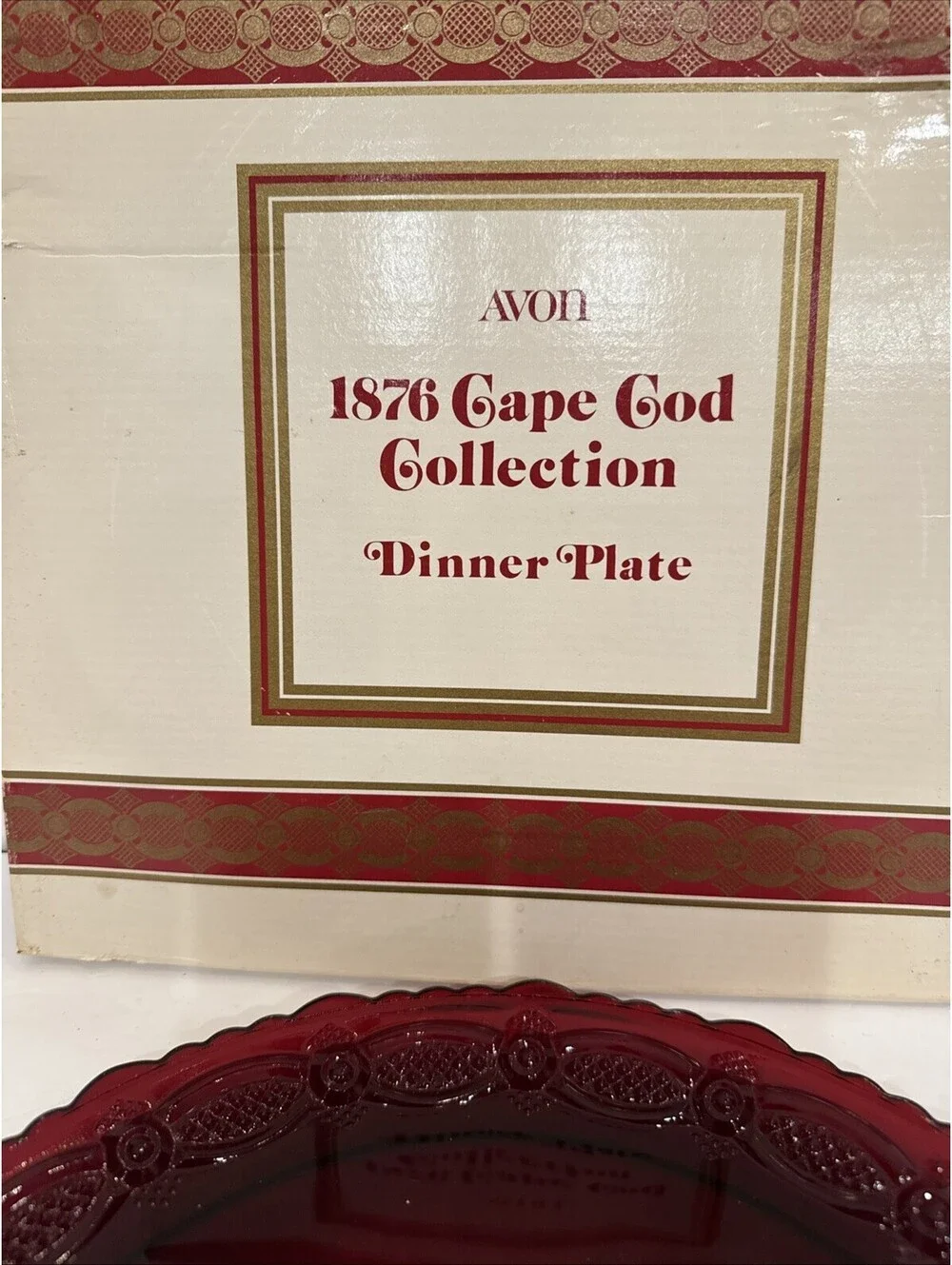 New In Box Avon 1876 Cape Cod Collection Dinner Plate Red 10.25